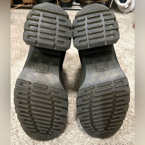 Dr. Martens Spence Leather Flared Heel Chelsea Boots - Picture 5 of 6